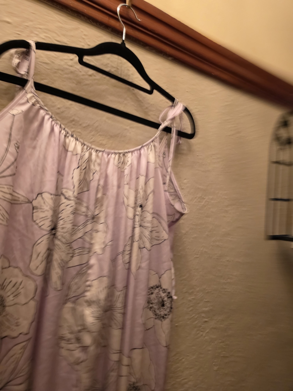 Victoria’s Secret Lilac Floral Satin Jumpsuit L Tie Strap Adjustable - Picture 6 of 15